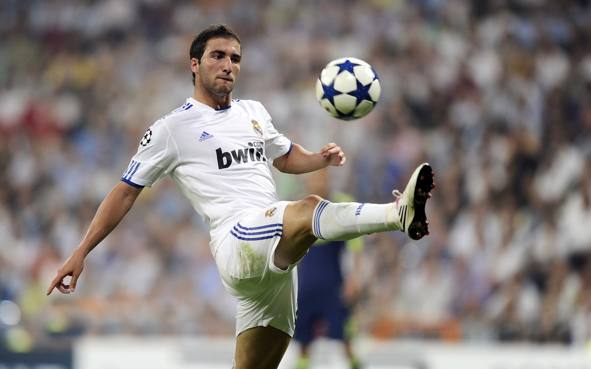 摩纳哥横扫里昂之夜，库尔图瓦在欧冠决赛接管比赛